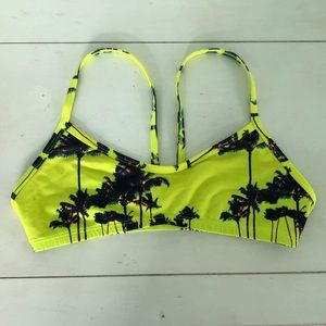 Jolyn Fixed Back Top — Neon Trees